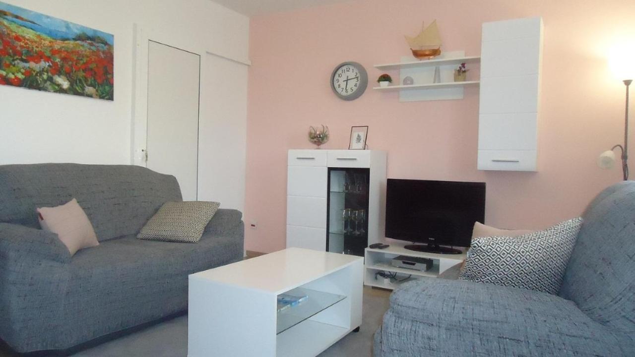 Apartment Fila - Large & Close To The Beach มาคาร์สกา ภายนอก รูปภาพ